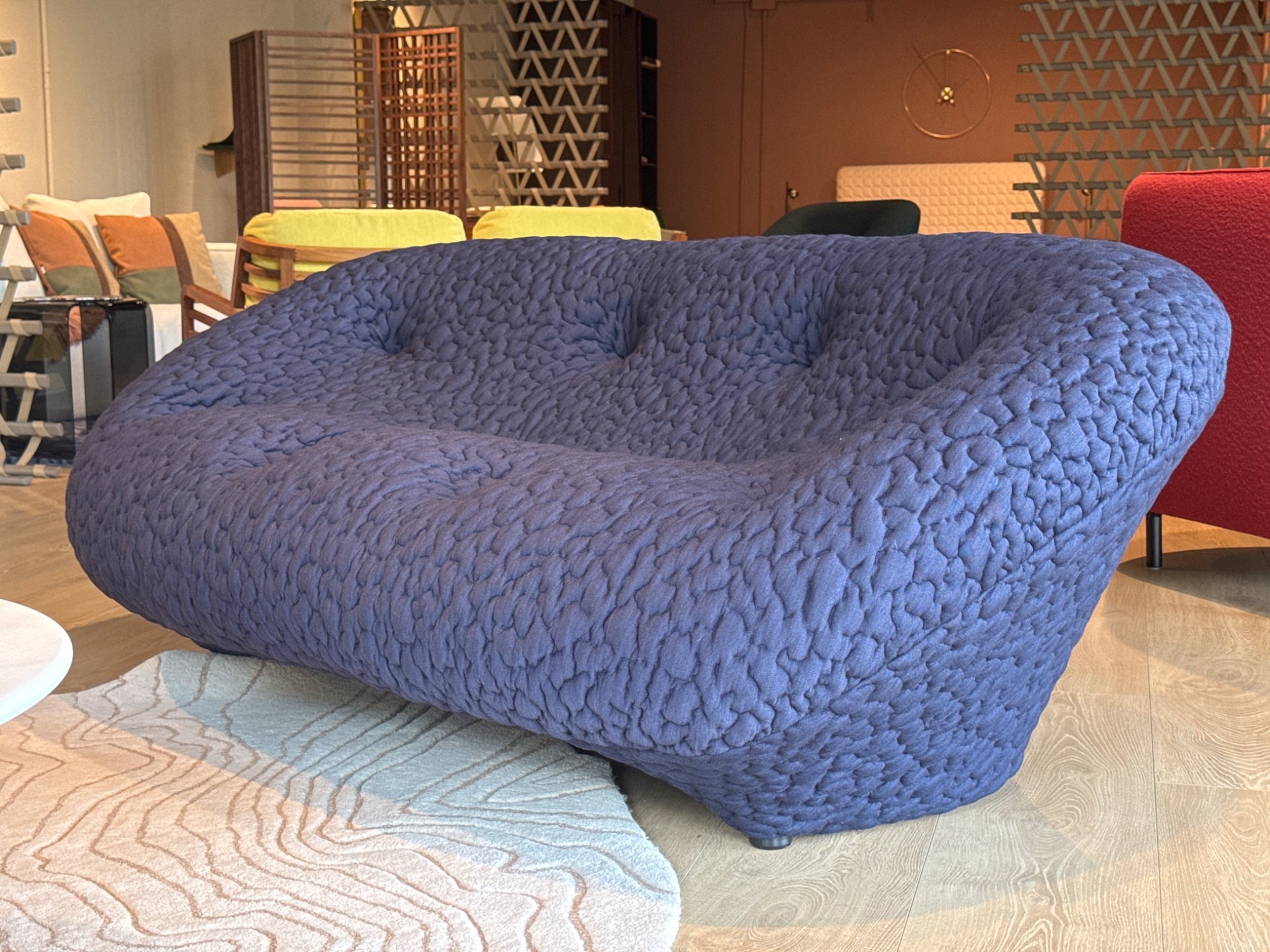 SOFA 2 PL RESP BAJO PLOUM RESPALDO BAJO MOBY PRUNE