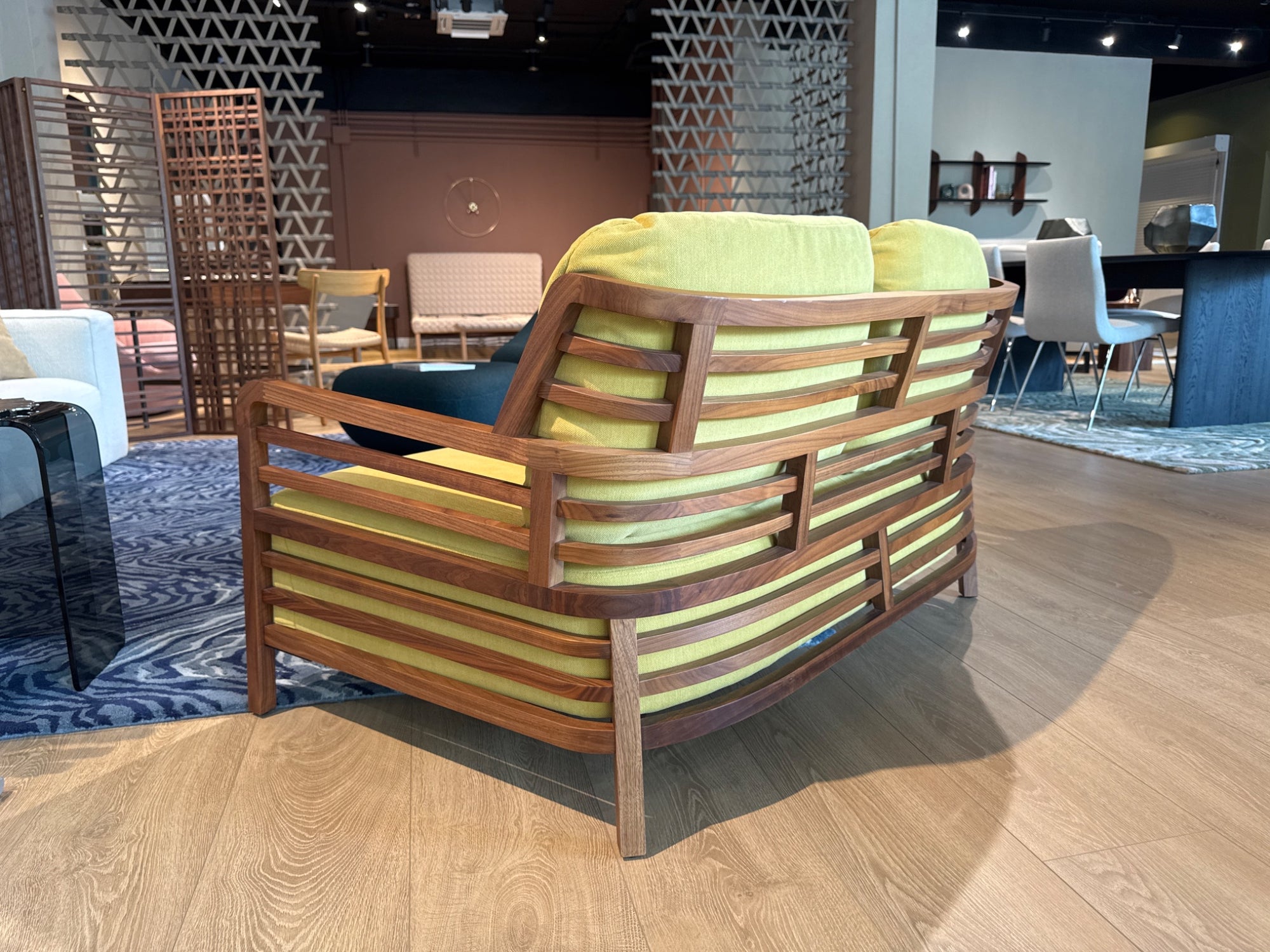 CANAPE HAUT DOS FLAX STRUCTURE NOYER AMALFI SAFRAN